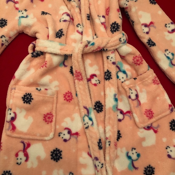 Little Girls Bath Robe!! 🍒 - Picture 2 of 3